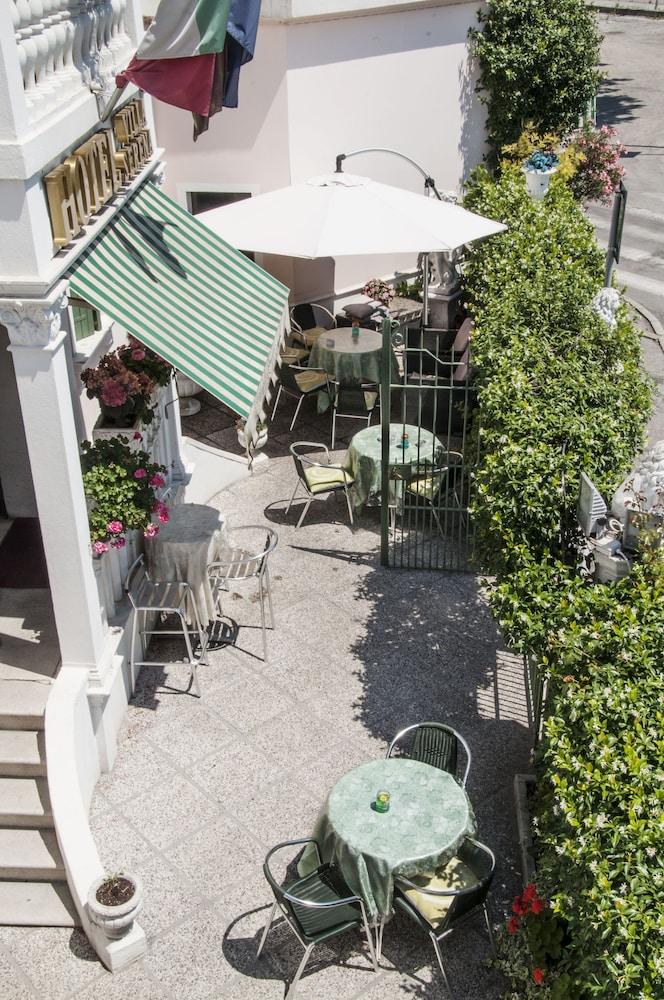Hotel Villa Serena Marghera Exterior foto