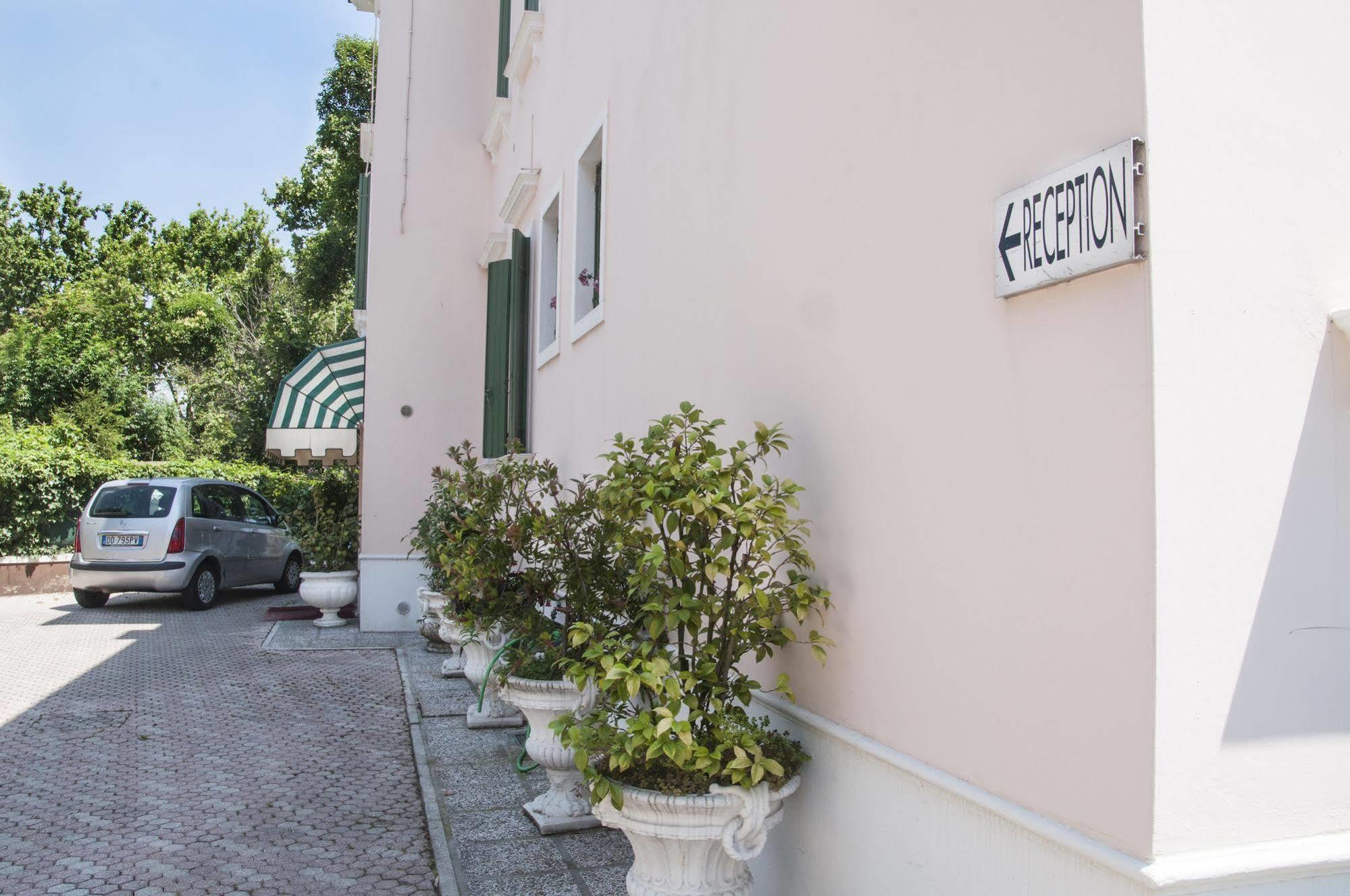 Hotel Villa Serena Marghera Exterior foto